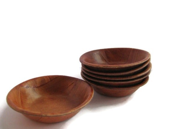 vintage small plastic brown bowls set of 6 vintage small plastic brown bowls set of 6