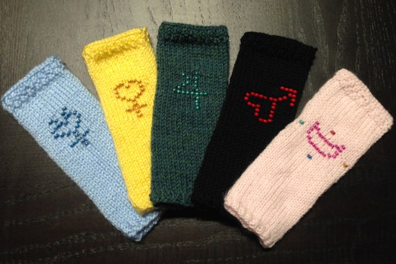 Items similar to Sailor Moon inspired Fingerless Gloves ...