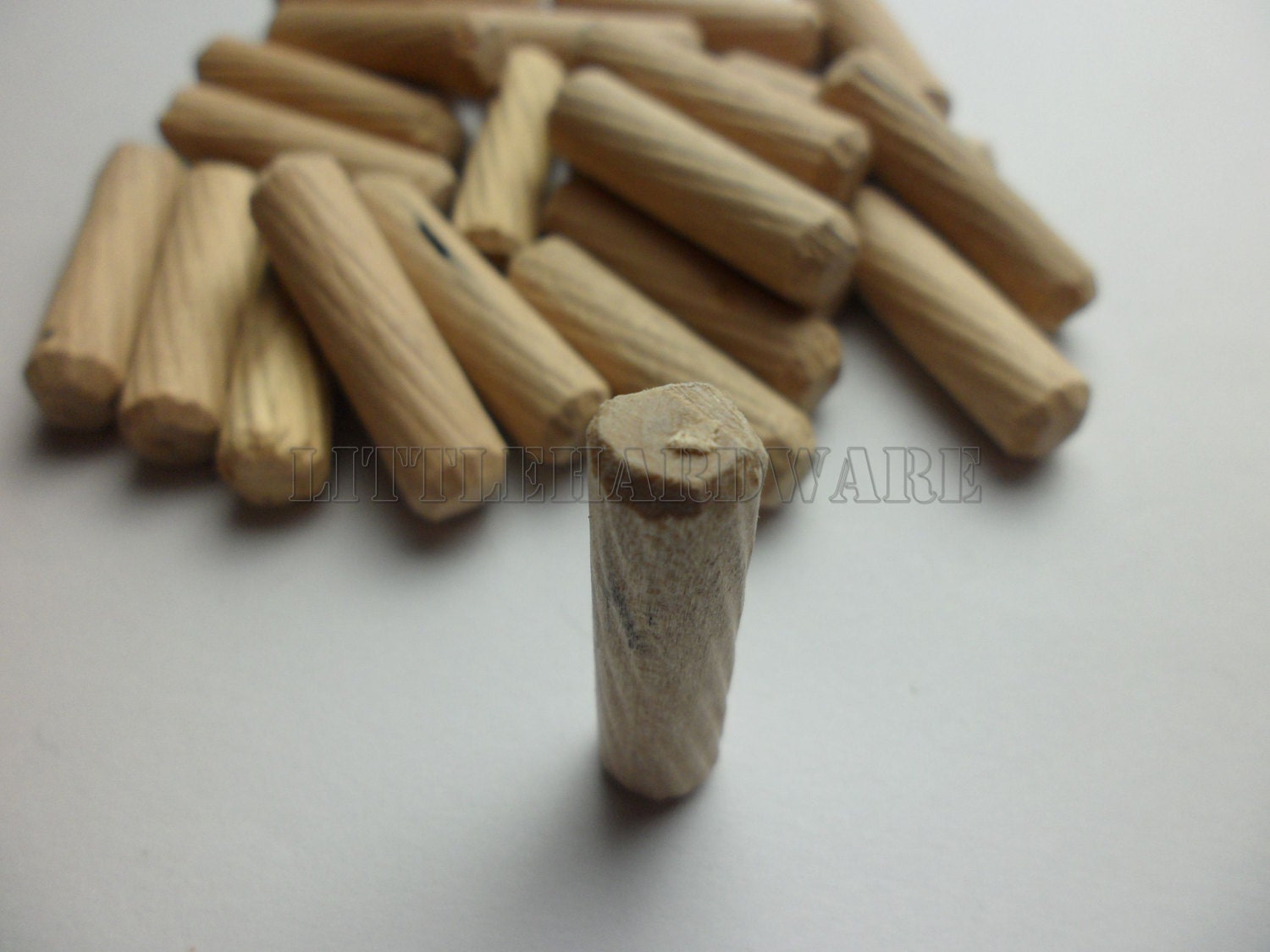 100pcs 30mmX8mm Repair Parts Carpenter Furniture Wooden Dowels
