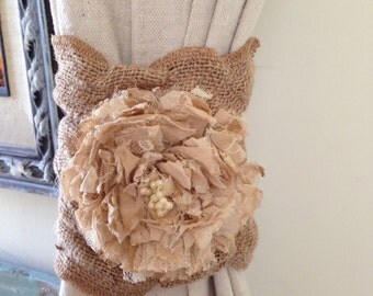 Curtain tie back