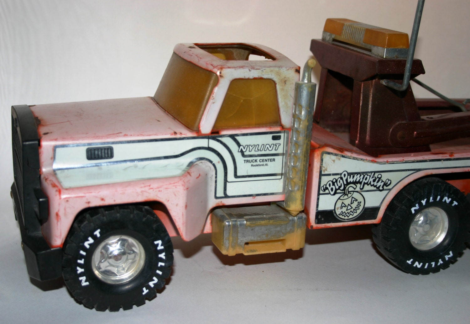 nylint big pumpkin tow truck