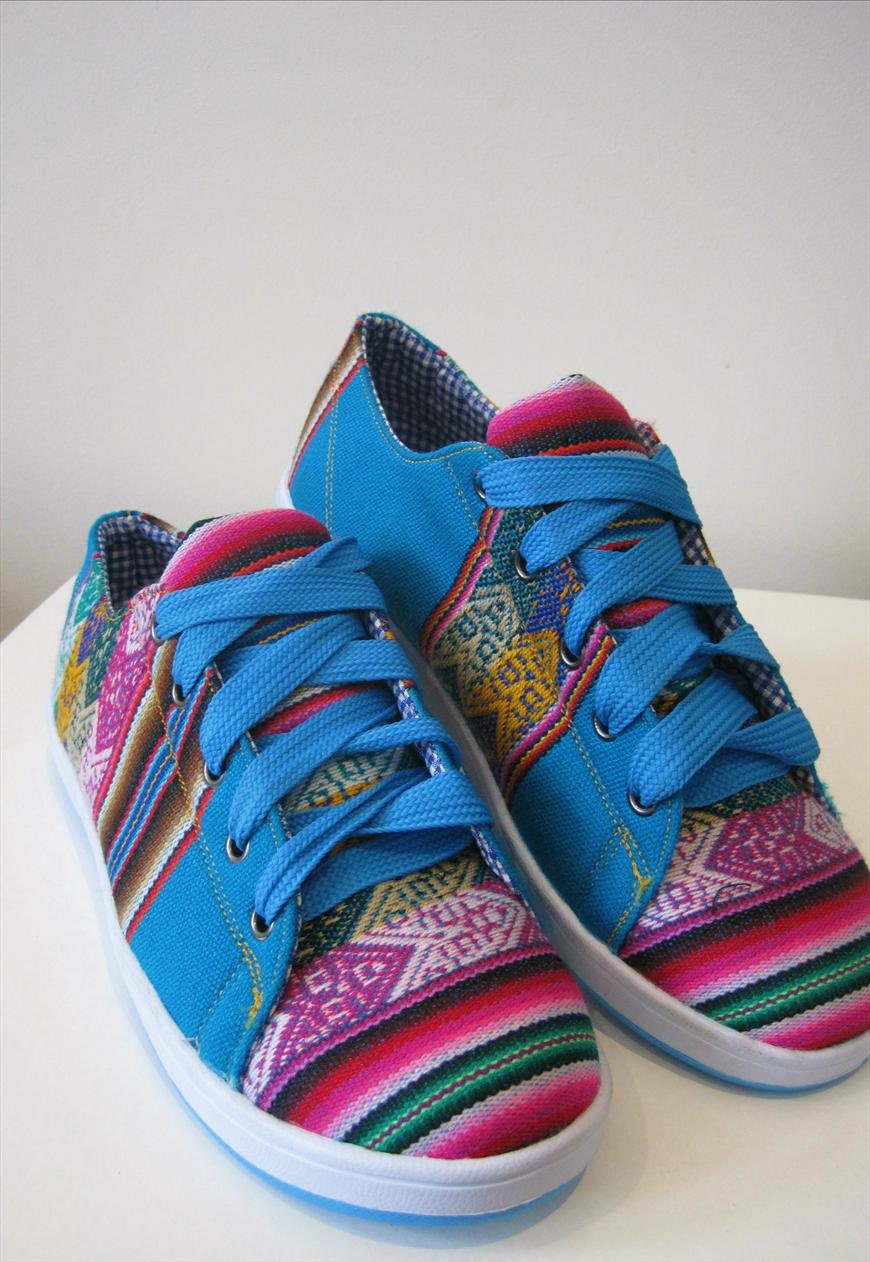 Pancho's Footwear Women's Blue Low Top Sneakers