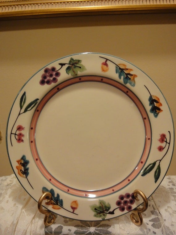 Beautiful Signed Dinner Plates Set of 4