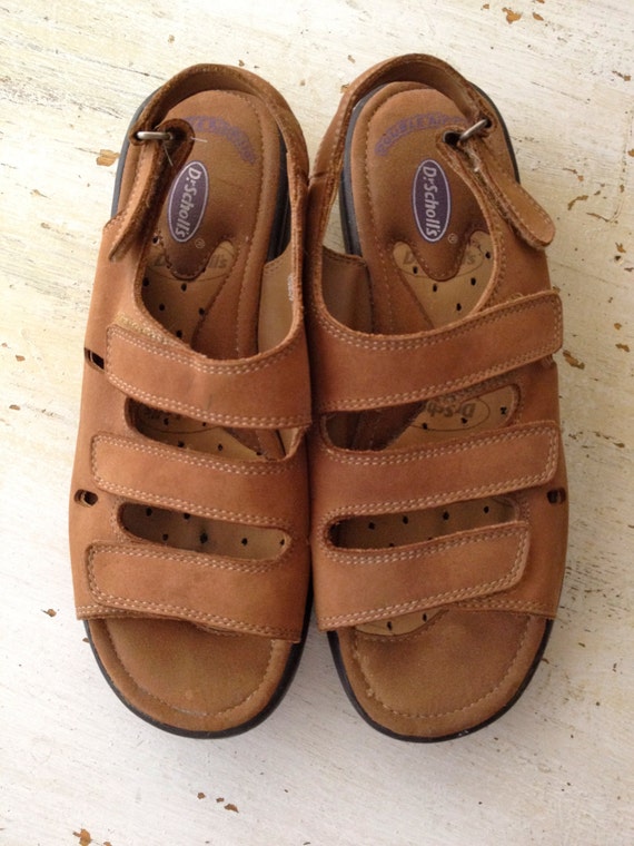dr scholls tan sandals