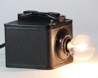 Vintage 1930’s Kodak Six-16 Brownie Special Camera Nightlight – a must for any camera collector and perfect for display. Free Shipping!