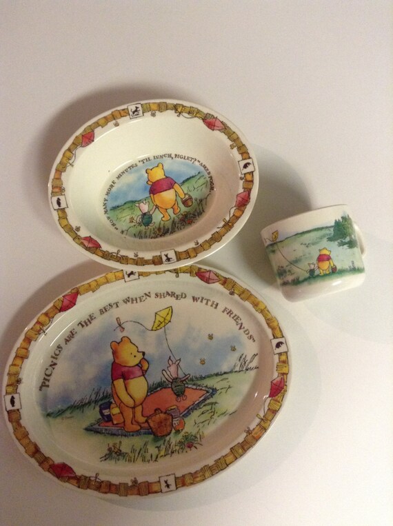 Items similar to Winnie the Pooh Dinnerware Set on Etsy