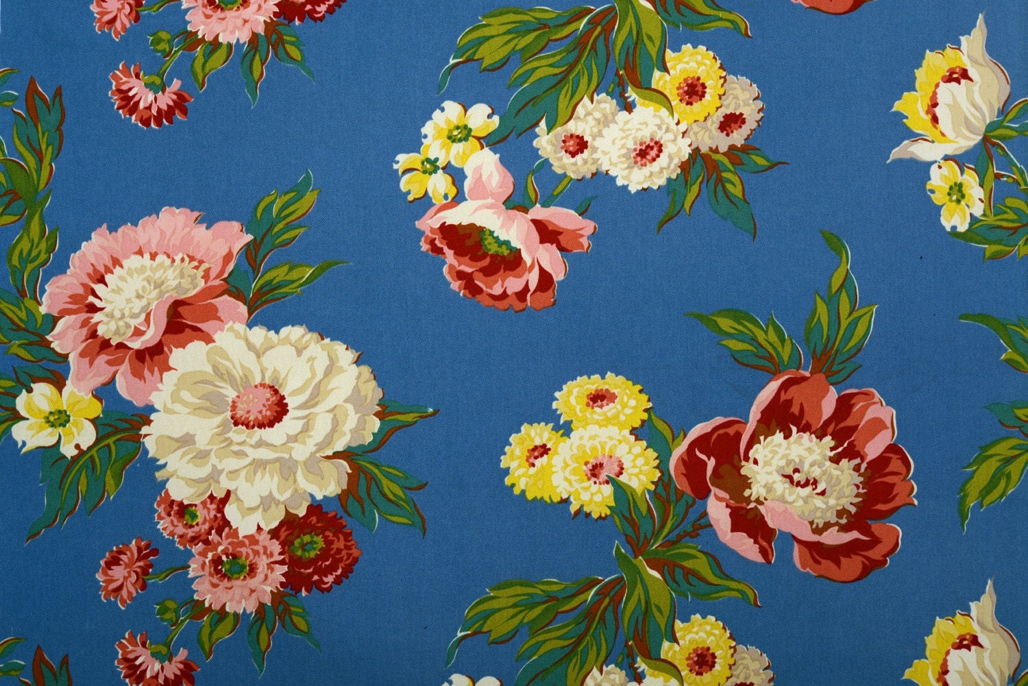 Vintage Reproduction Fabric. 1940's Floral. Home Decor