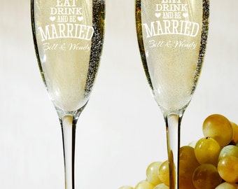 Personalized Champagne Glasses Champagne Flutes Bride and Groom Toasting Glasses Set of 2