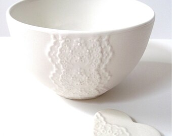 White Porcelain Lace Bowl with White Heart Lace Cutlery Rest Set -Hideminy Lace Series