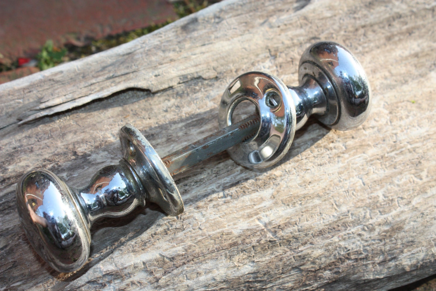 vintage-pantry-door-knob-set-silver-tone-metal-face-plate