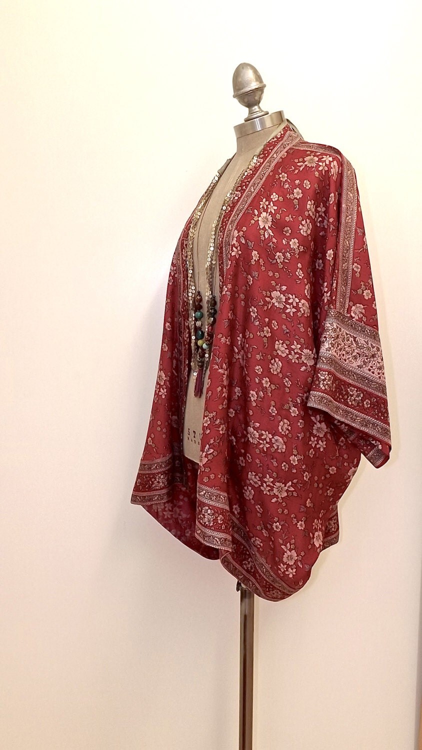 places that sell wedding gowns and accessories