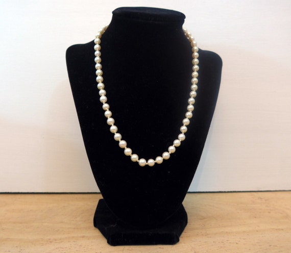 Vintage Pearl Necklace Princess Length White by FourthEstateSale