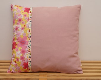 Housse de coussin, differentes fleurs japonaises multicolores / Pillow, cushion cover, different japanese colorful flowers