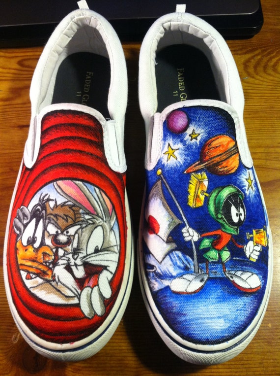 Looney Tunes hand drawn shoes One of a kind by AlzadoCompany