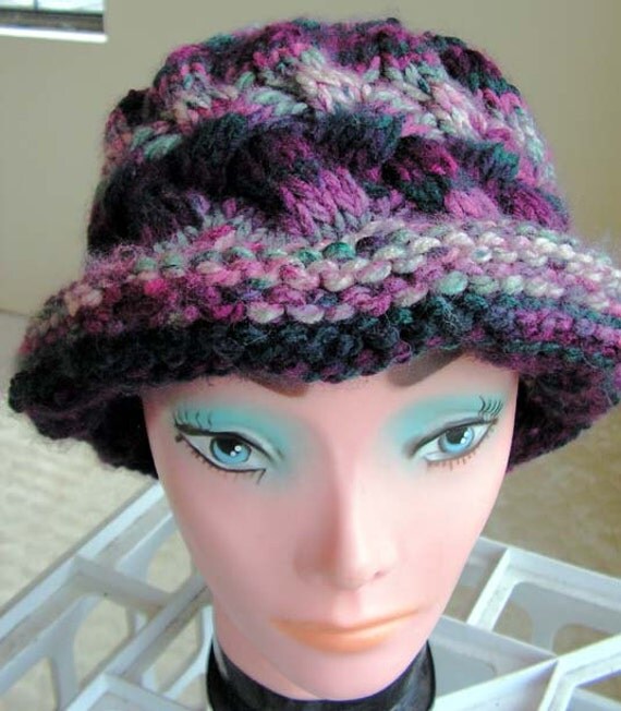 hat073 Hand Knit Vintage Charisma Holiday Cabled Paddington