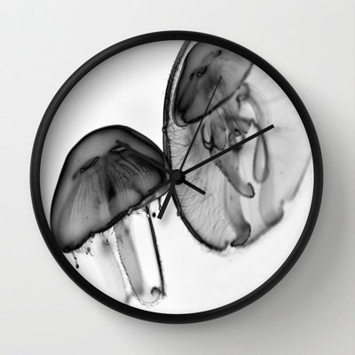 Moon Jellyfish-Wall Clock,home,decor,time piece,nature,sea,ocean,bath, water,unique,cool,noir,steampunk,affordable,numbers,office, bathroom