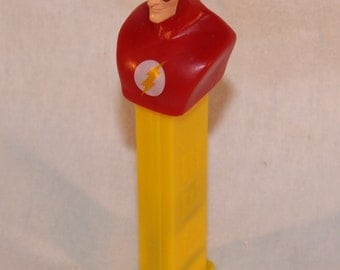 8 GB Flash USB Drive / The Flash Candy Dispenser