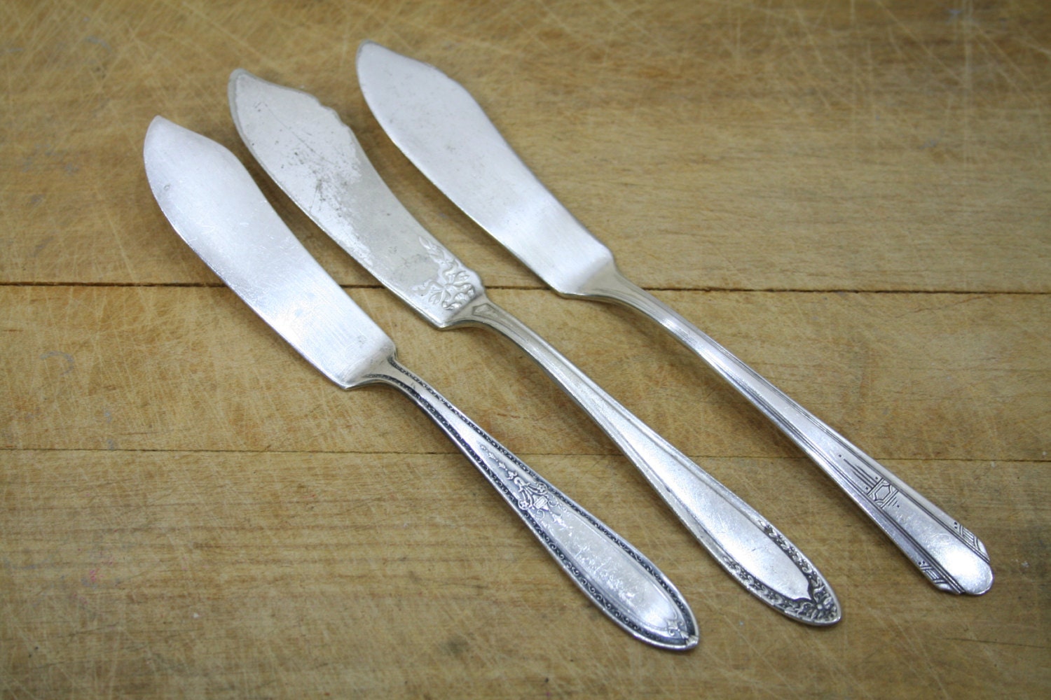 Silverplate Butter Knives Spreaders Rogers Oneida by artzybitz