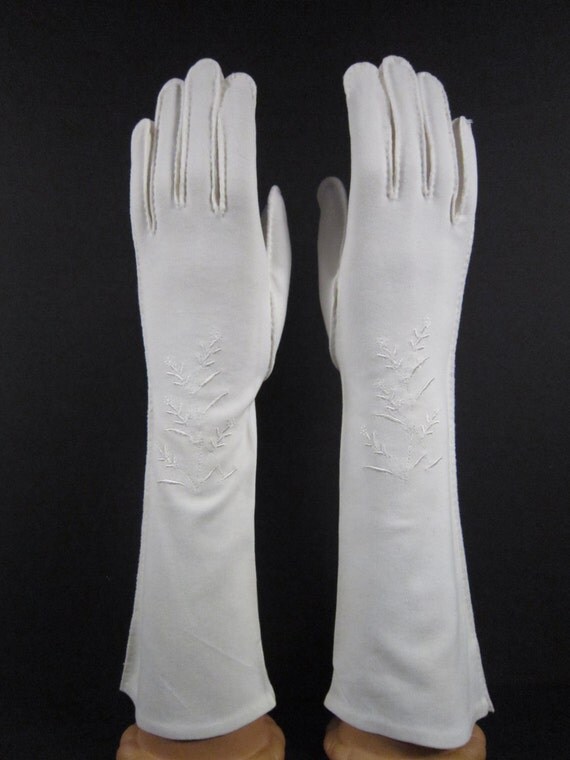 6Womens Vintage White Dress/Prom Gloves w/embroidery 14