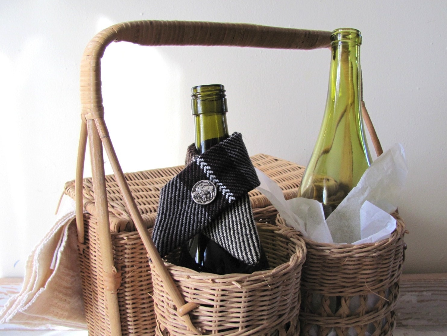 Brown Buffalo Button Wine Bottle Collar Drip Ring Wine Bottle