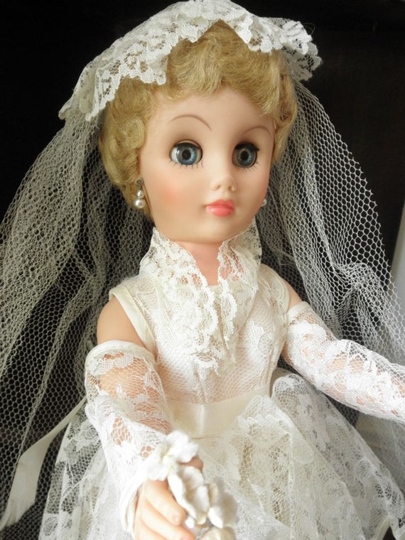 Vintage Bride Dolls 9