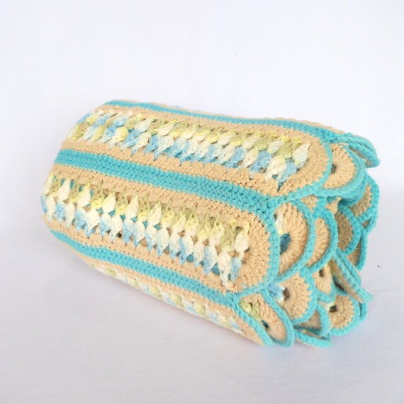 VINTAGE CROCHET THROW