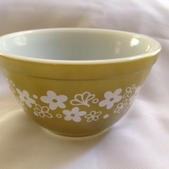 Pyrex Spring Blossom Bowl by hazelandlauren on Etsy