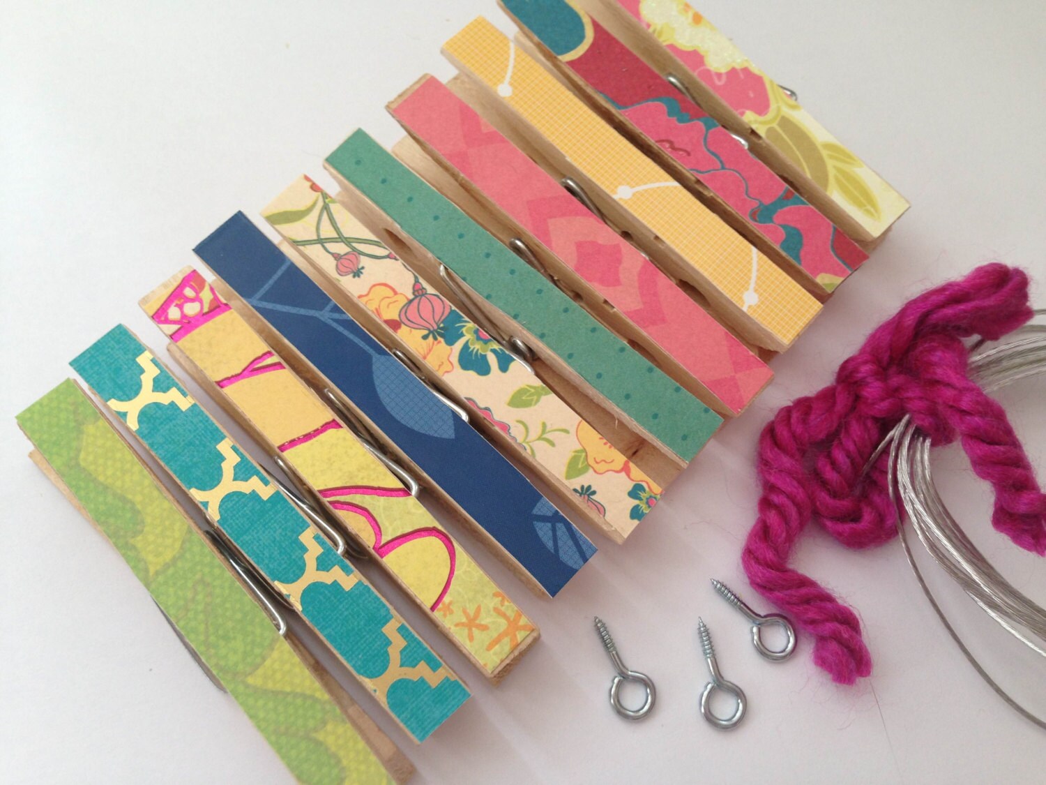 Kids Art Display Clothesline Kit. Indoor. BRIGHTS 3. 10