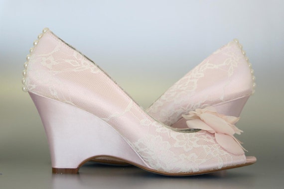 Shop by category Shop for women's pink shoes at techclux.gq Next day delivery and free returns available. s of products online. Buy women's pink shoes now! Blush Snake Kitten Heel Courts. £ Ted Baker Pink Floral Livliap Pointed Court. £ Faith PU Ombre Courts. £ Ted Baker Kawaap 2 .