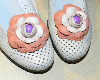 Leather flower Camelia shoe clips, genuine leather flower shoe clips.