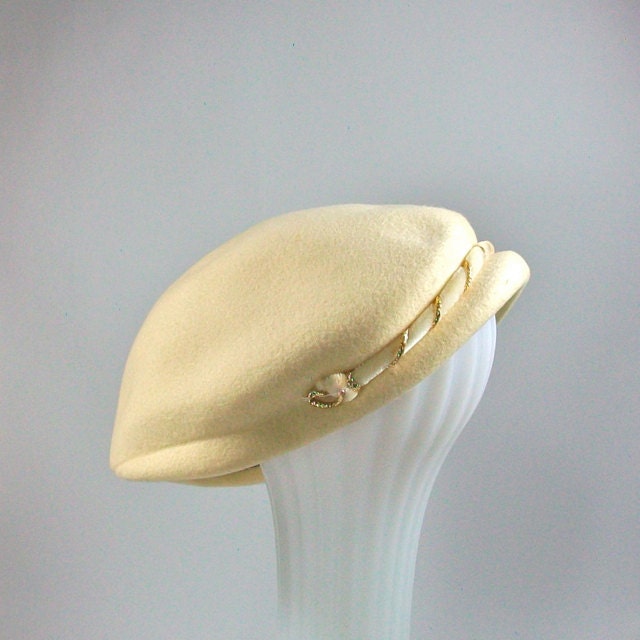1960’s Ladies Cream Wool Felt Hat Haute Juice