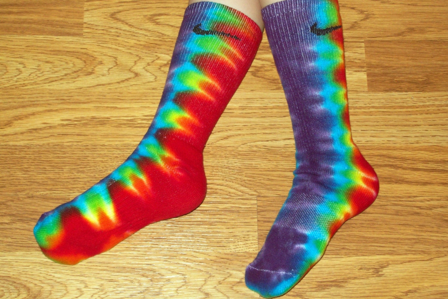 tie-dye-nike-socks-rainbow-nike-tie-dye-socks