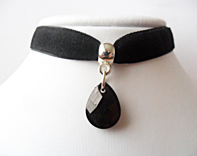 Velvet bohemian choker with black teardrop pendant and a width of 3/8” Ribbon Choker Necklace (pick your neck size)