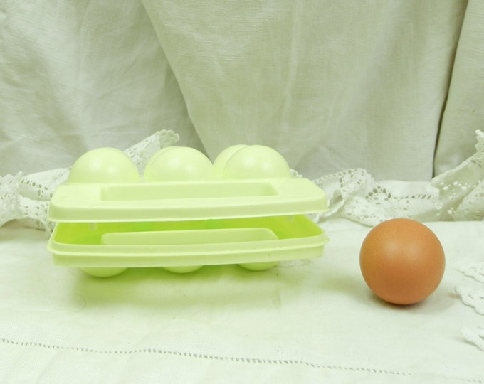 Vintage French Mid Century Pale Green Plastic Egg Box, French Decor, Retro Decor, Kitchenware, French Kitchen, 1960s, 1970s, Market, Storage