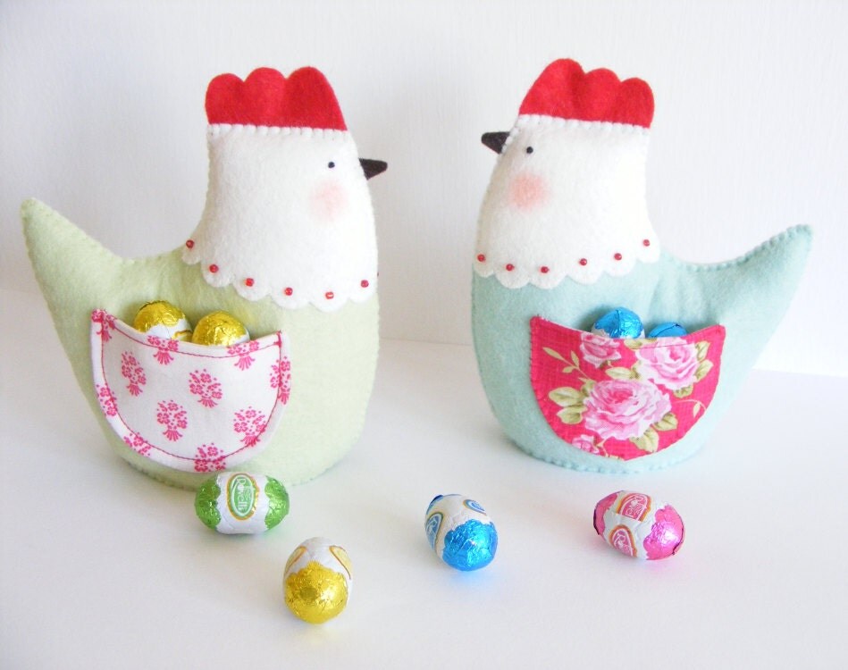 PDF pattern Easter hen with pocket easy sewing pattern