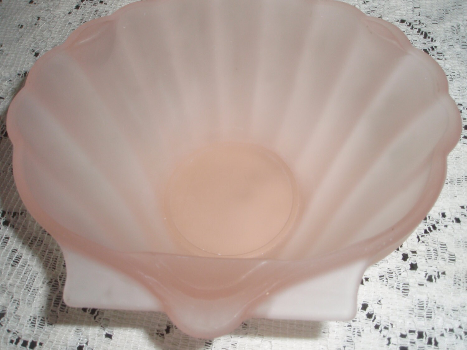 Pink glass BowlPink Frosted Glass Shell shaped dishcandy