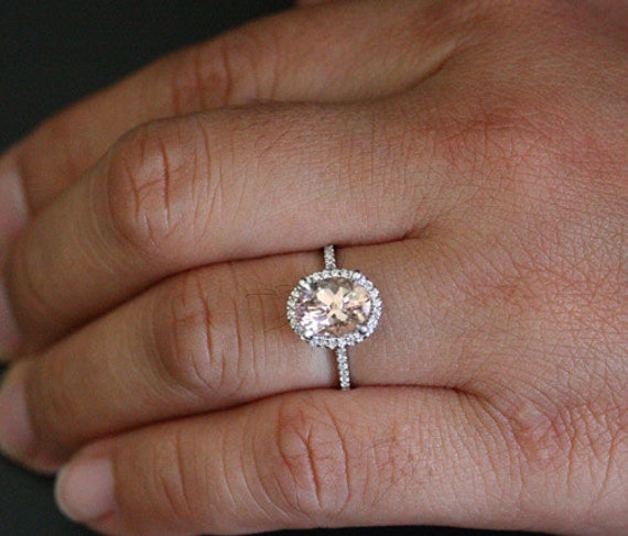 Oval diamond engagement rings without halo