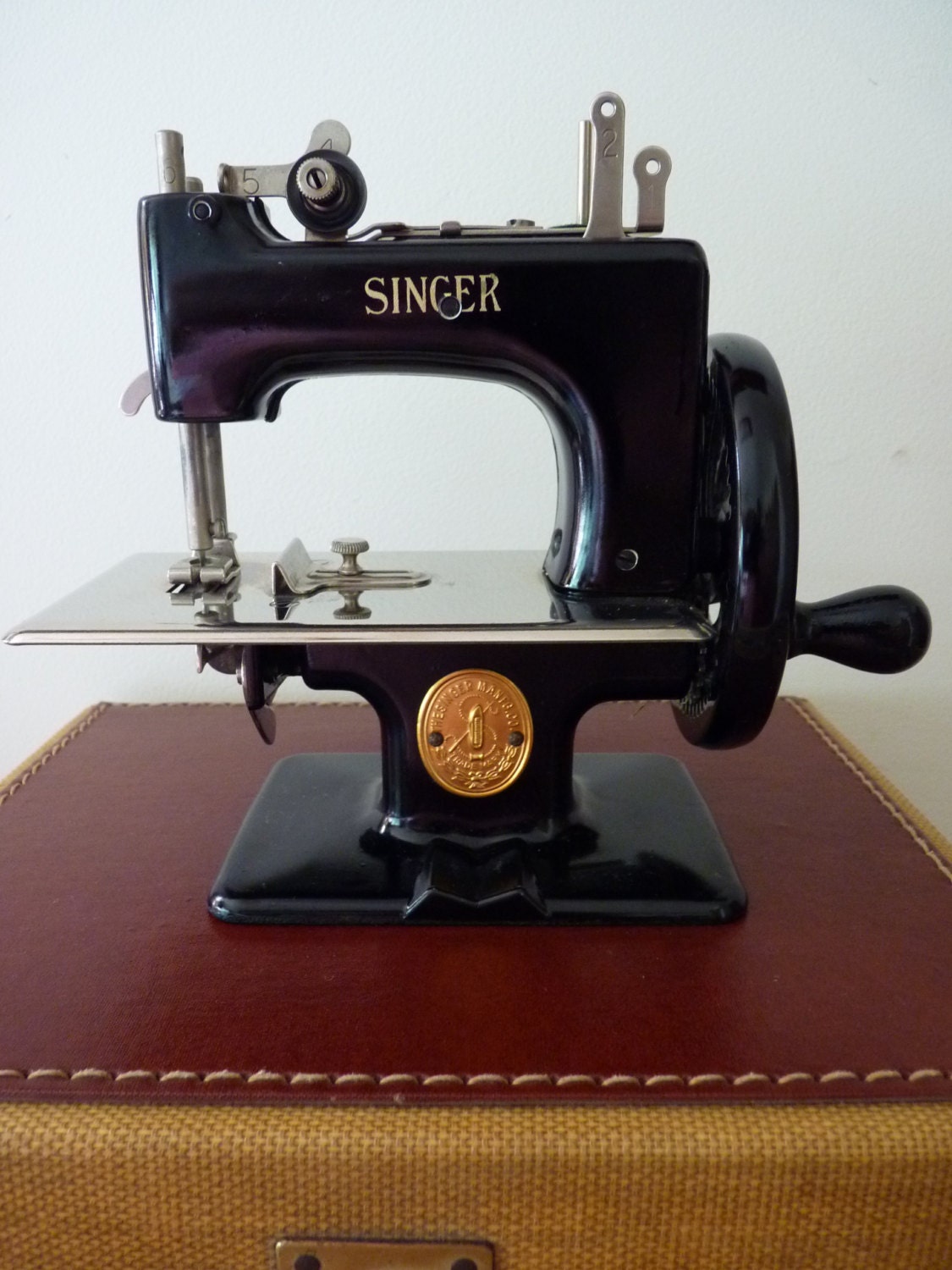 Singer Sewing Machine 20-10 with Case & Instructions