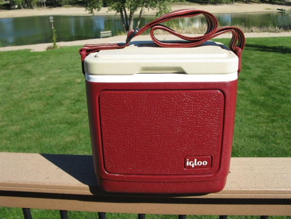 igloo cooler with strap