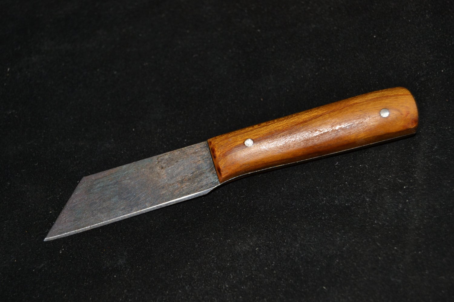 Hand knife with osage orange handle