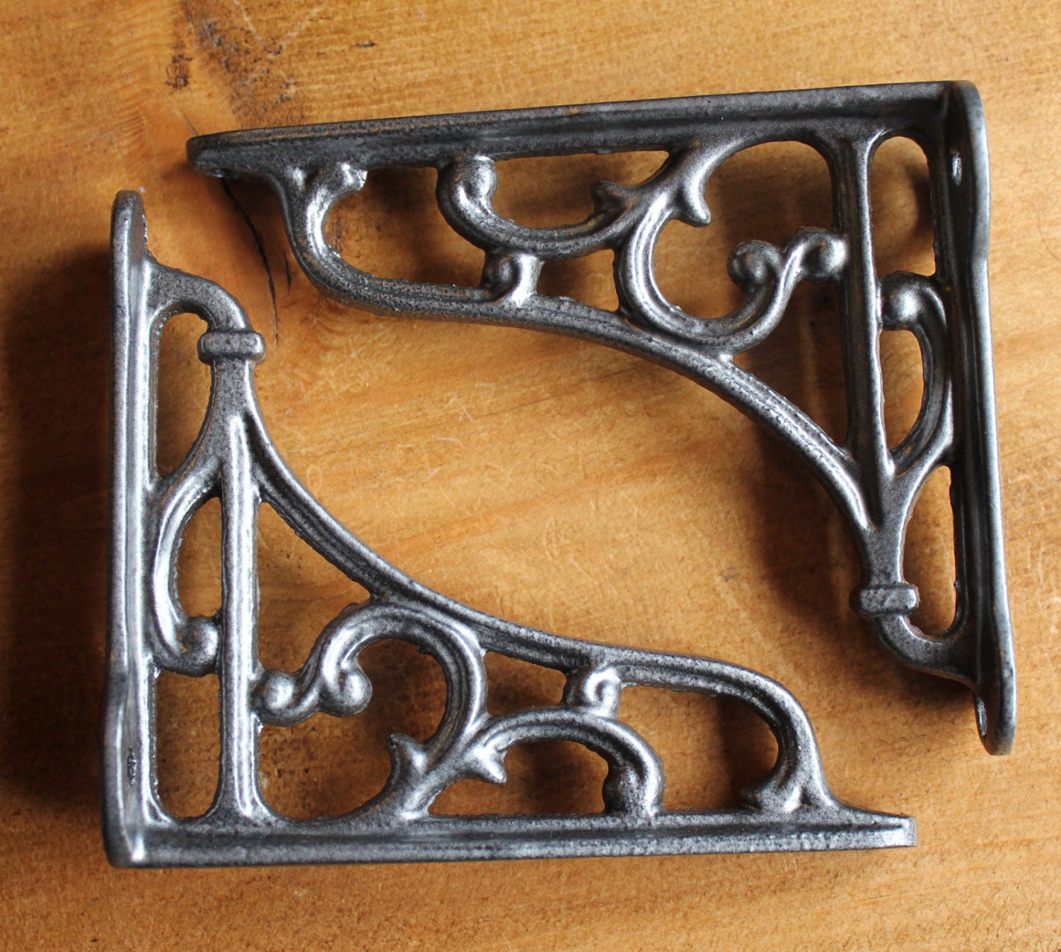 2 x Small Cast Iron Brackets Iron Shelf Brackets by YesterHomeUK