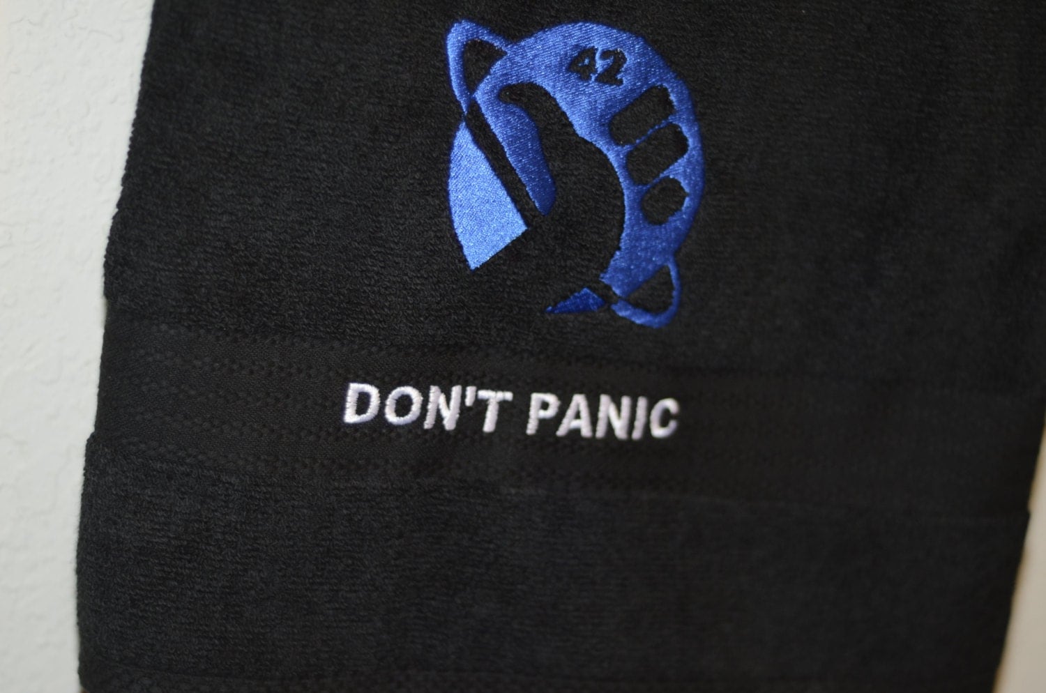 Hitchikers Guide To The Galaxy Towel Don't Panic 42