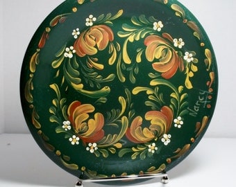 Ceramic Plate, Green Plate, Hand Painted, Scandinavian Design, Swedish, Norwegian, Rosemaling, Folk Art, Kitchen Decor, Wall Decor.