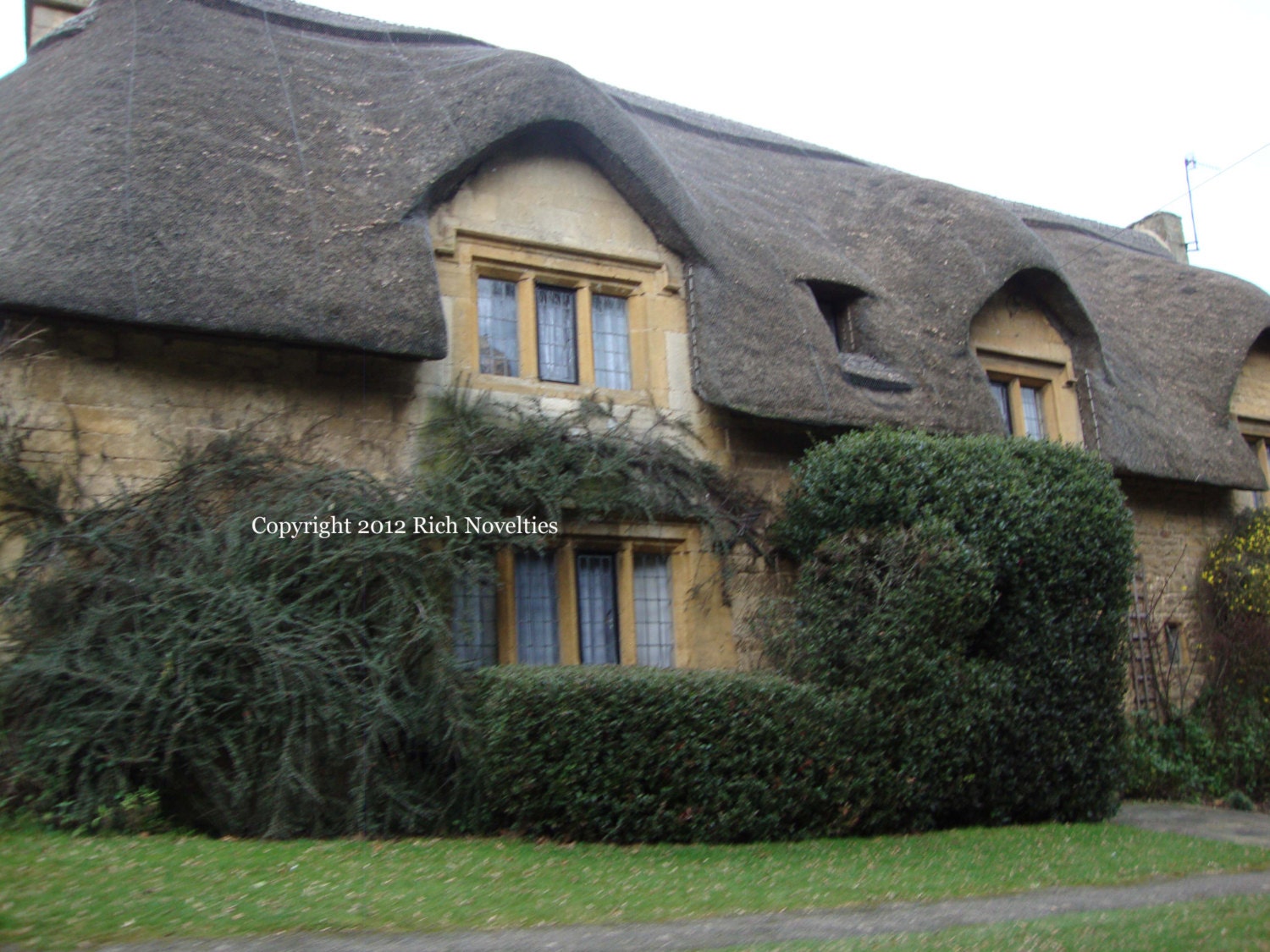 England Cotswolds Agatha Raisin type Thatched Cottage