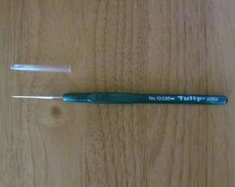 Tulip Fine Steel Crochet Hook with Comfortable Plastic Handle Size 13 Free Shipping