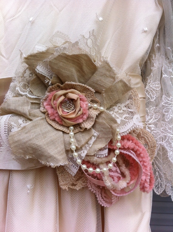 Ivory, Peachy Pink/ Linen & Lace/ Bridal Dress Sash Flower/ Womens Shabby Brooch Pin/ Embellishment/ Magnetic Lampshade/ Girls Hairclip