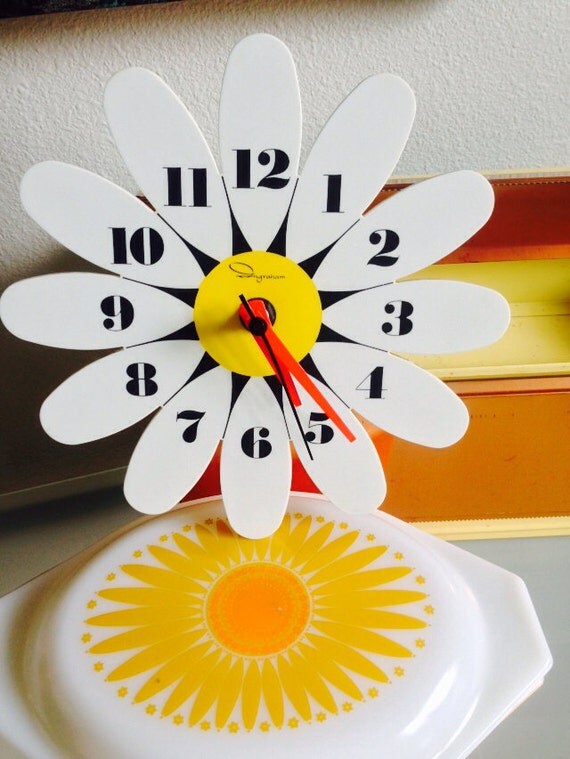 Vintage Mid Century Atomic Ranch Daisy Clock