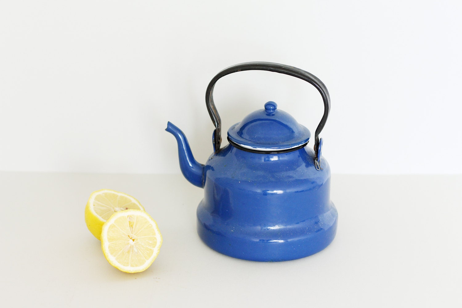 Enamel Kettle Vintage 9