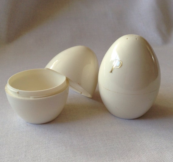 Vintage Egg Shaped Salt and Pepper Shakers