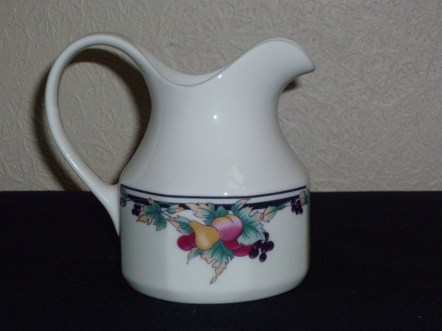 Royal Doulton Vintage 1980’s Fine China Autumn Glory Milk Jug Haute Juice